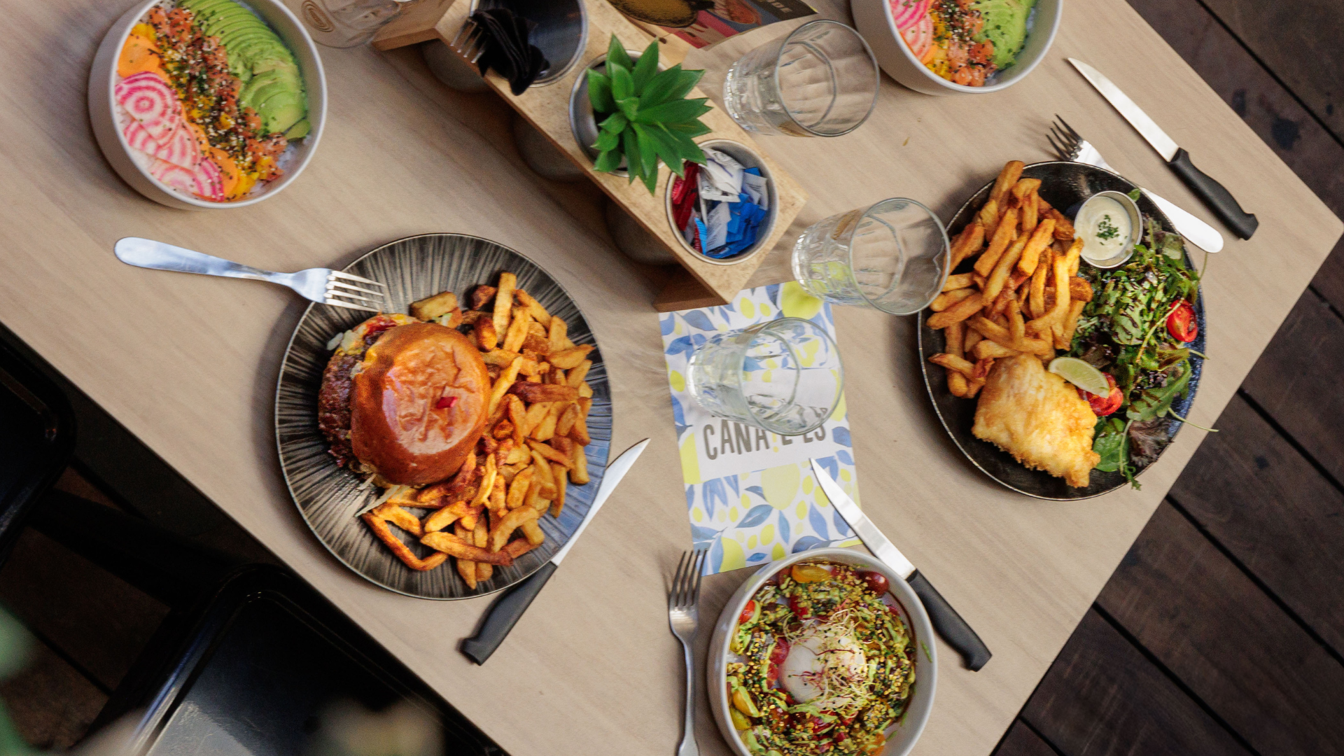 Restauration à Marseille à La Place Des Canailles